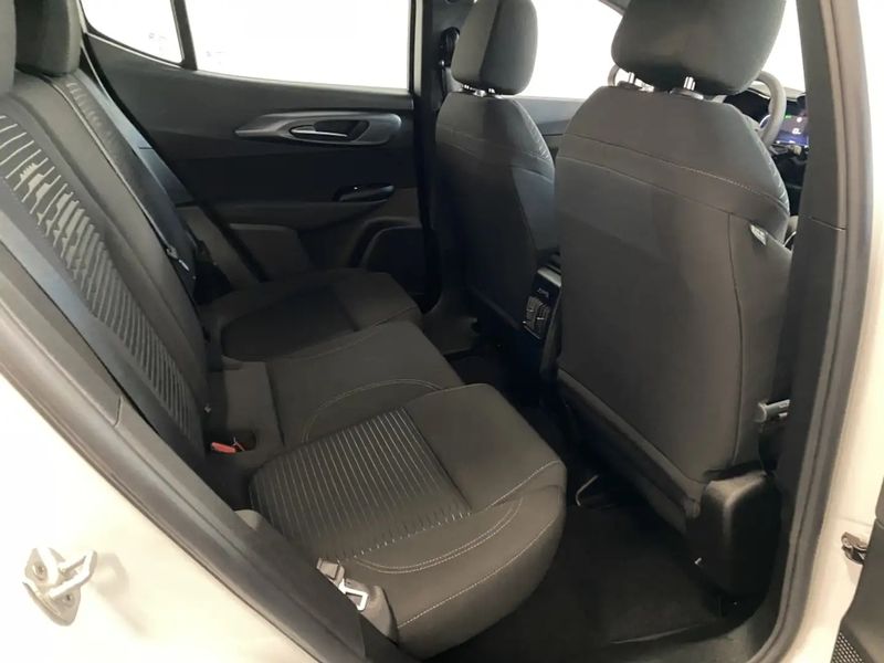 Alfa Romeo Giulia • 2023 • 8,000 km 5