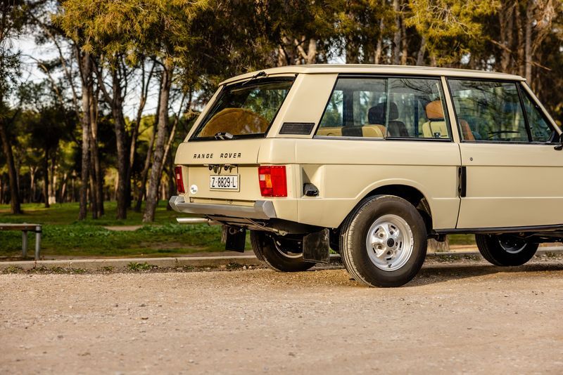 Land Rover Range Rover • 1980 • 61,000 km 8