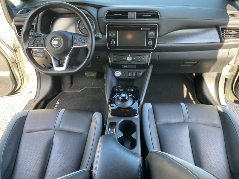 Nissan Leaf • 2018 • 130,000 km 7