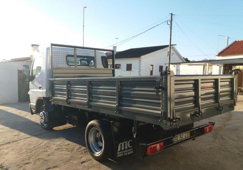 Mitsubishi Fuso canter • 2010 • 170,000 km 4