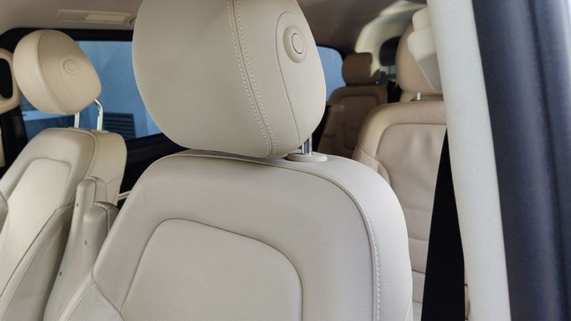 Mercedes-Benz 210 Van • 2018 • 115,422 km 7