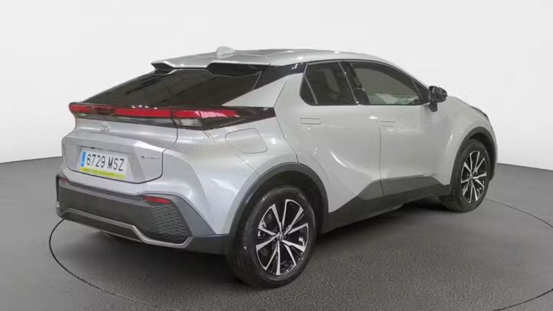 Toyota C-HR • 2024 • 7,811 km 4