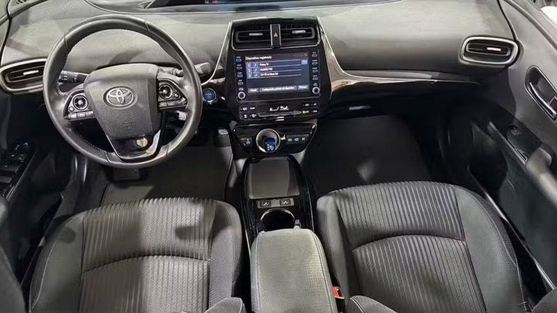 Toyota Prius • 2021 • 72,559 km 5