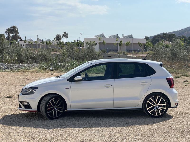 Volkswagen Polo • 2015 • 101,000 km 14