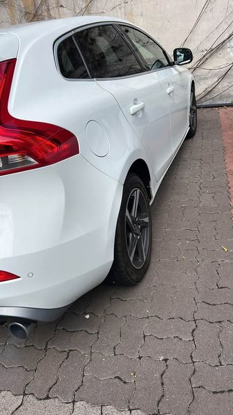 Volvo V40 • 2014 • 114,000 km 2