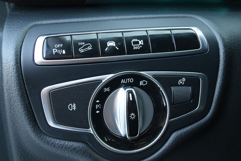 Mercedes-Benz 210 Van • 2015 • 132,000 km 28