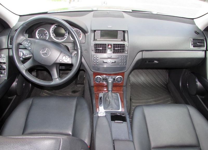 Mercedes-Benz C • 2010 • 125,000 km 4