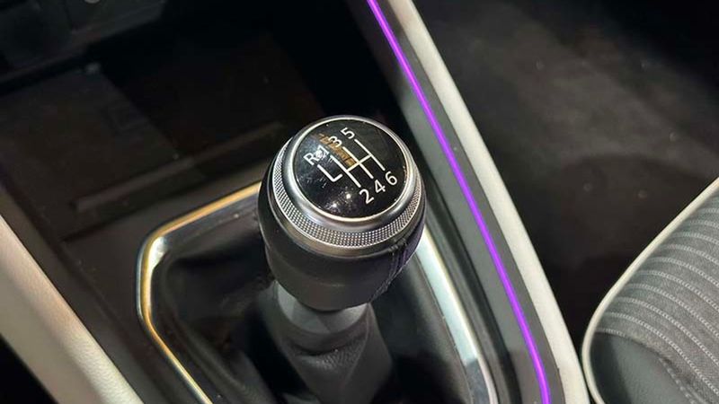 Renault Clio • 2023 • 5,750 km 7