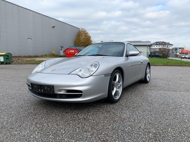 Porsche 911 • 2002 • 163,000 km 10