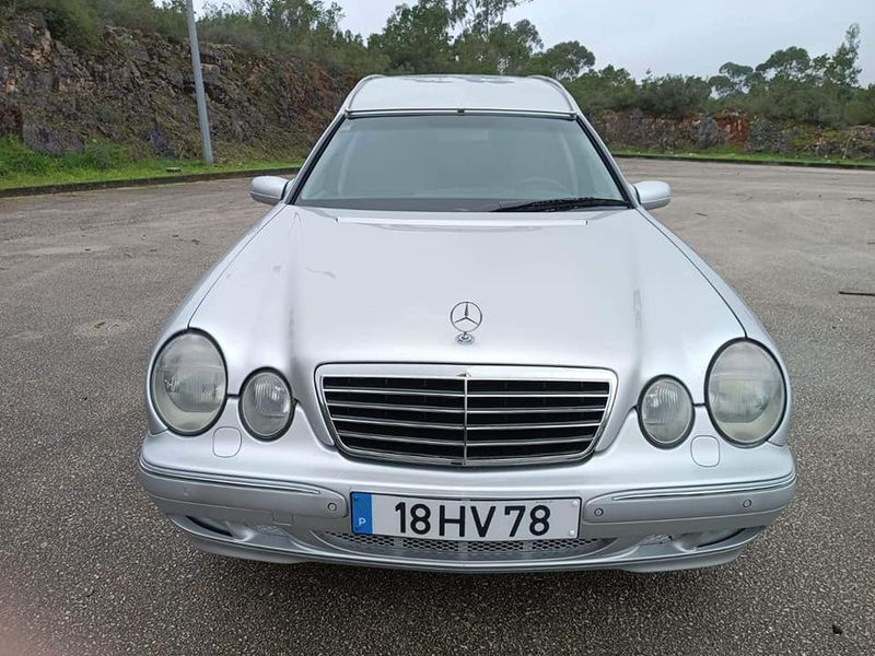 Mercedes-Benz E • 2003 • 230,000 km 11