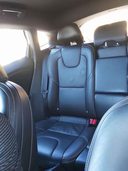 Volvo V40 • 2014 • 80,000 km 5