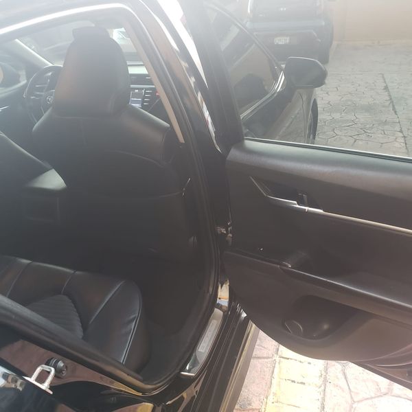 Toyota Camry • 2018 • 2 km 10