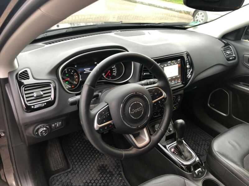 Jeep Compass • 2018 • 104,664 km 11