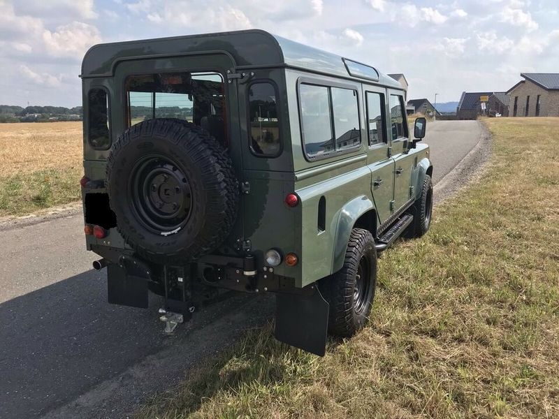 Land Rover Defender • 2012 • 75,000 km 3
