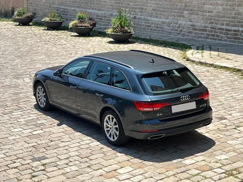 Audi A4 Avant • 2019 • 72,500 km 12