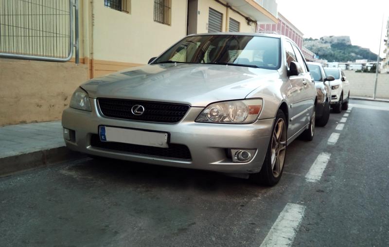 Lexus IS • 2003 • 245,000 km 1