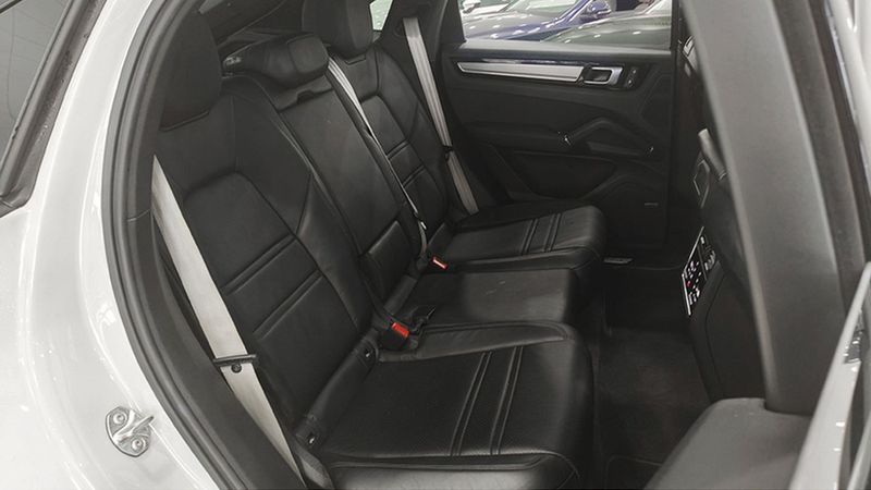 Porsche Cayenne • 2023 • 74,513 km 15