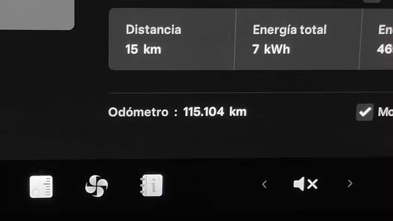 Tesla Model 3 • 2022 • 115,104 km 15