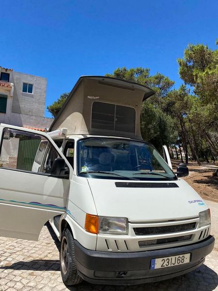 Volkswagen California • 1990 • 211,000 km 3
