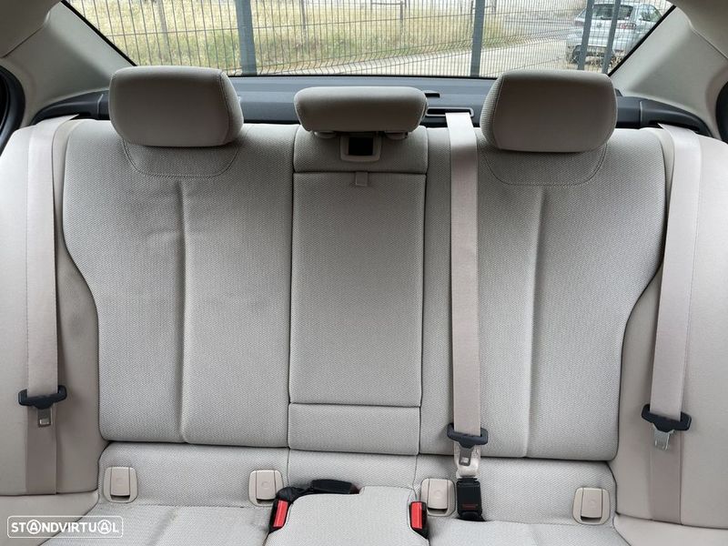 BMW 328i • 2013 • 288,000 km 4