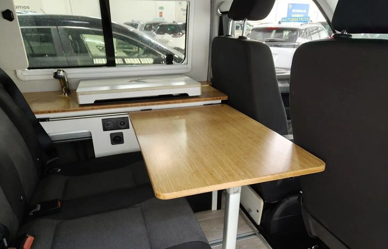 Volkswagen T5 Transporter Shuttle • 2021 • 82,299 km 6