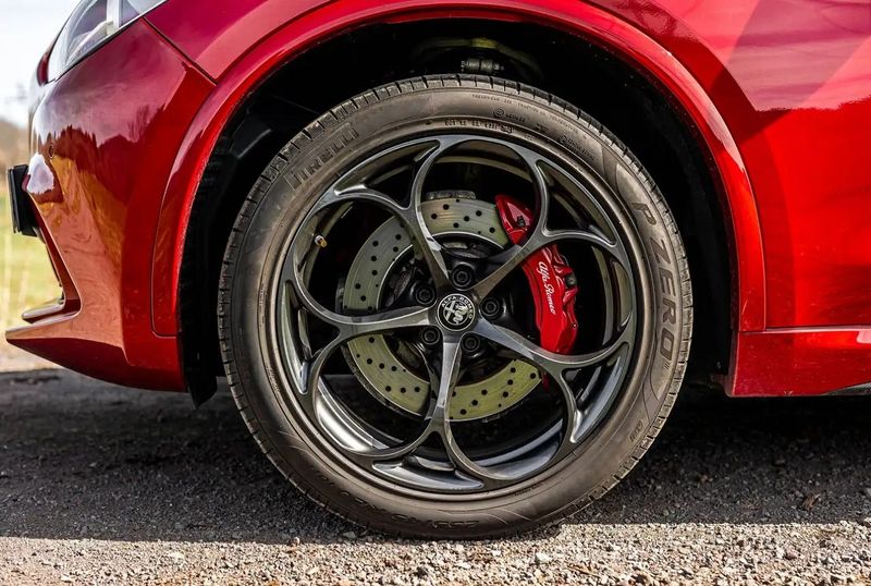 Alfa Romeo Stelvio • 2017 • 51,000 km 11