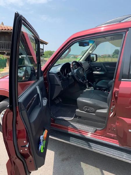 Mitsubishi Pajero • 2017 • 128,200 km 7