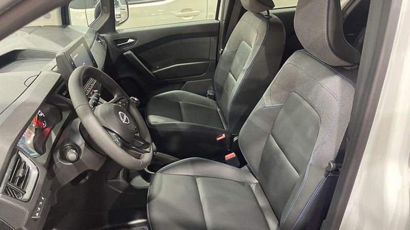 Nissan Van • 2023 • 7,100 km 5