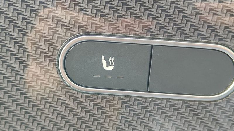 Mercedes-Benz GLA • 2023 • 19,580 km 7