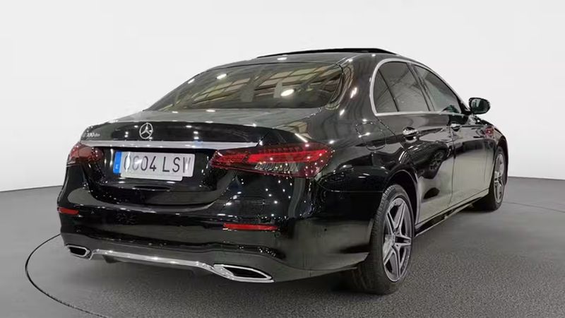 Mercedes-Benz E-Class • 2021 • 57,135 km 4