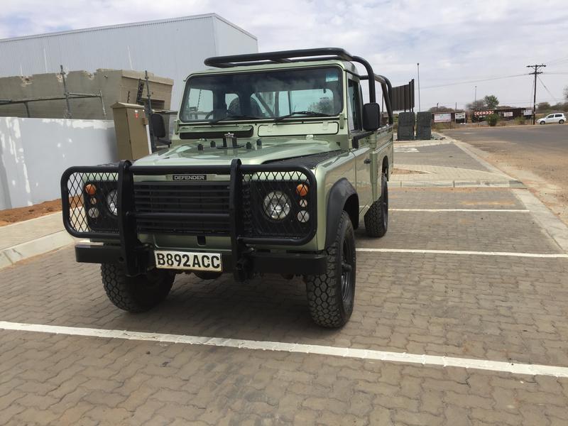 Land Rover Defender • 1986 • 142,000 km 1