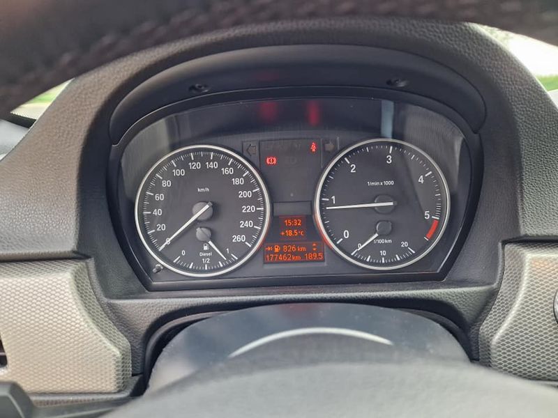 BMW 328i • 2009 • 117,000 km 7