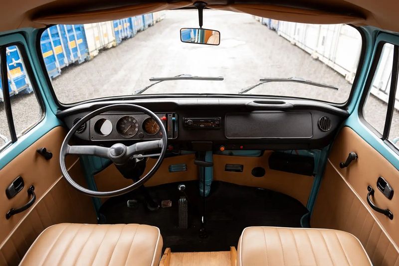 Volkswagen Multivan • 1989 • 220,800 km 15