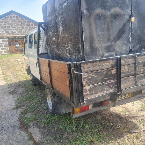 Toyota Dyna • 2001 • 80,000 km 2