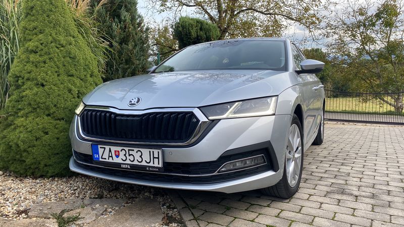 Škoda Octavia • 2021 • 182,700 km 4