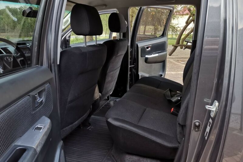 Toyota Hilux • 2015 • 150,000 km 12