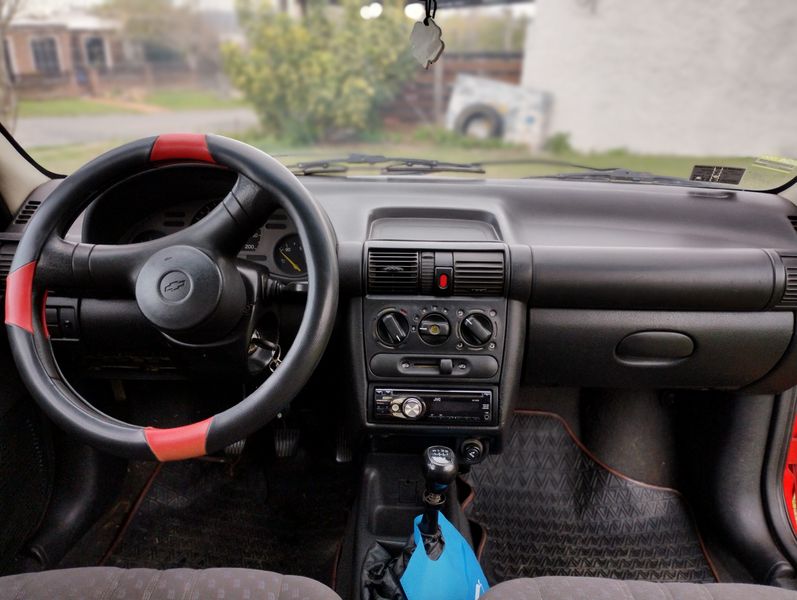 Chevrolet Corsa • 1999 • 150,000 km 8