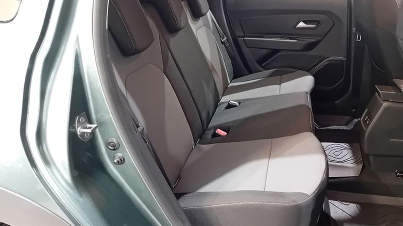 Dacia Duster • 2023 • 5,302 km 6