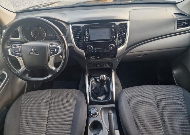 Mitsubishi L200 • 2018 • 127,000 km 2