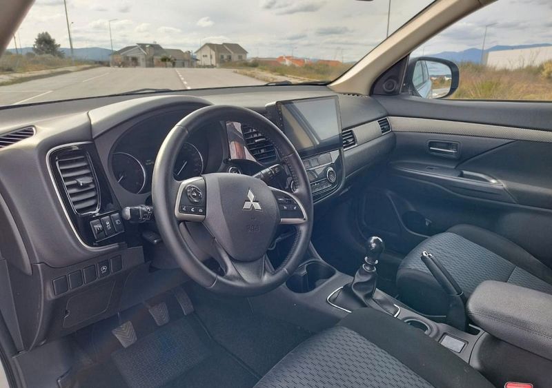 Mitsubishi Outlander Sport • 2014 • 180,000 km 5