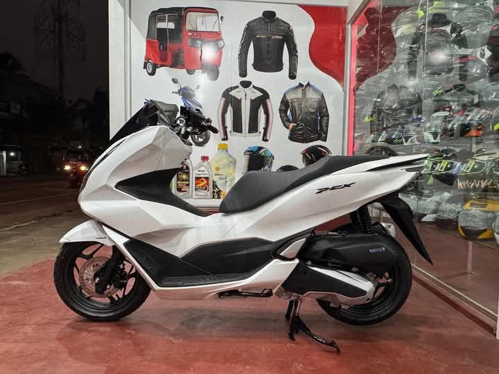Honda pcx150 • 2024 • 15,000 km 1