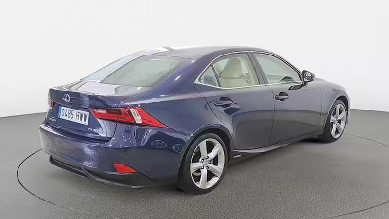 Lexus IS • 2014 • 136,088 km 5