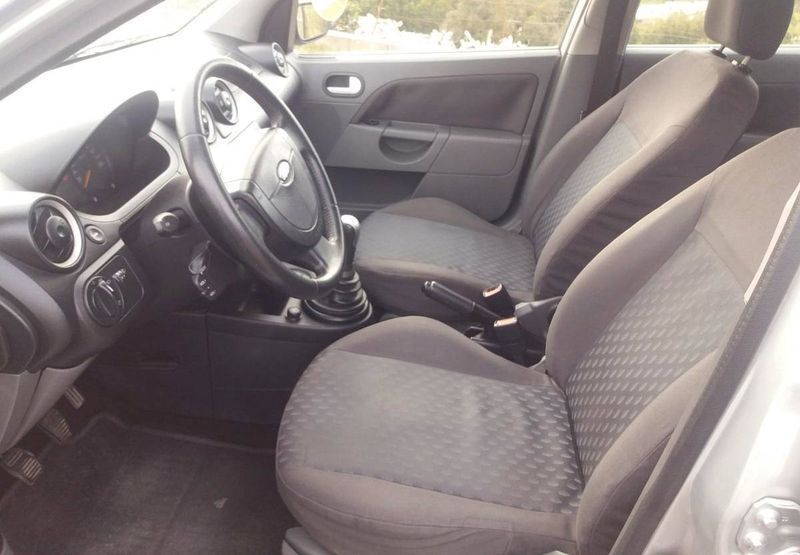 Ford Fiesta • 2002 • 190,000 km 8