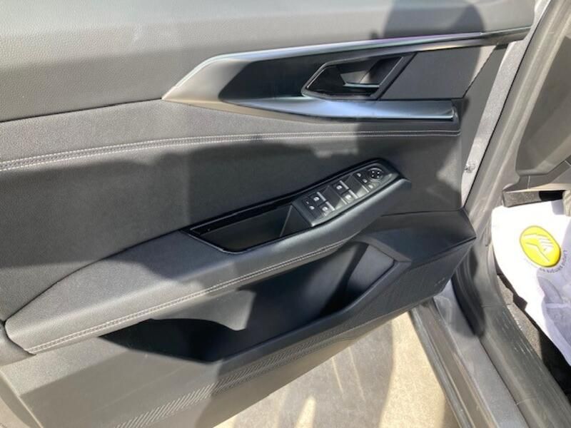 Renault Captur • 2024 • 3,542 km 21