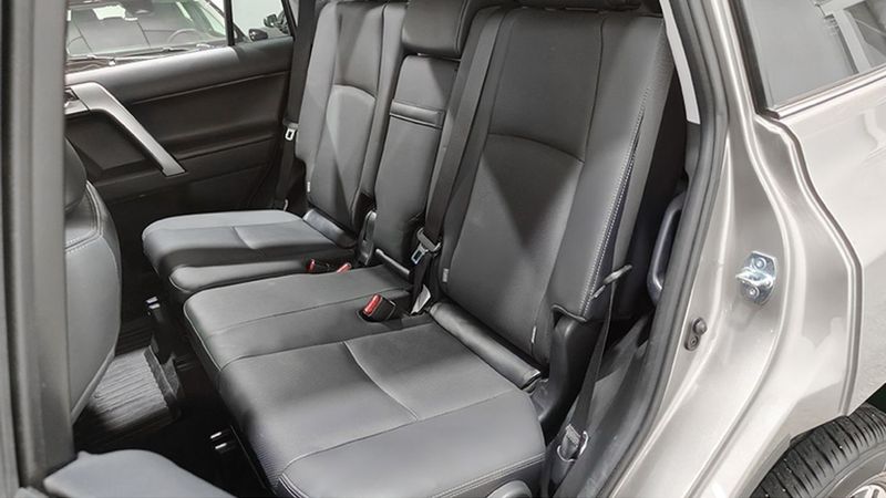 Toyota Land Cruiser • 2022 • 21,500 km 10