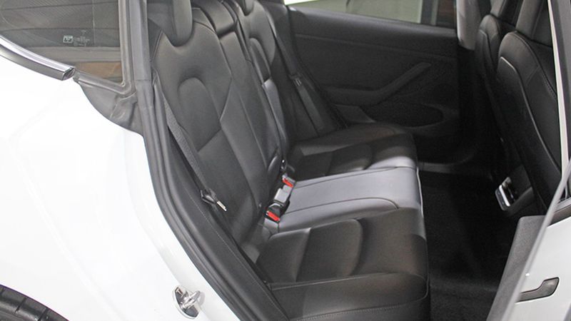 Tesla Model 3 • 2021 • 44,978 km 17