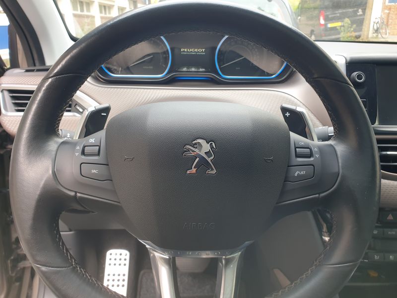 Peugeot 2008 • 2014 • 63,600 km 32