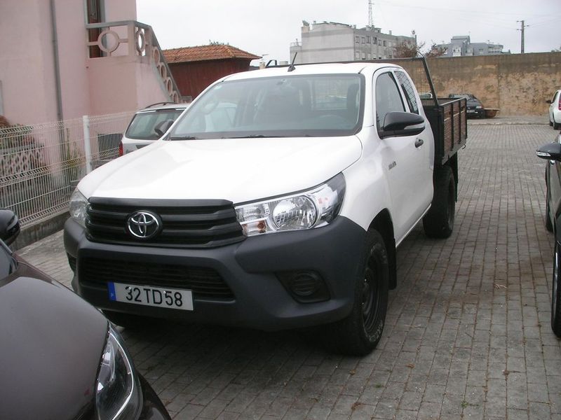 Toyota Hilux • 2017 • 105,000 km 5