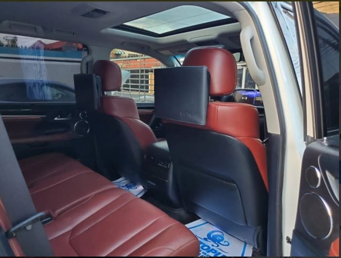 Lexus LX • 2018 • 60,000 km 7