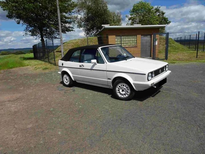 Volkswagen Golf Cabrio • 1987 • 251,000 km 5